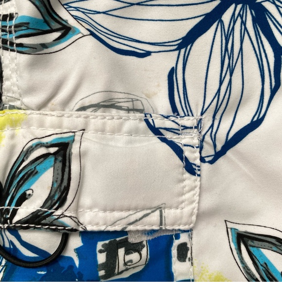 Men's Basic Concepts White/Blue/Yellow Floral Boardshorts Swim Shorts Size 30 - Picture 11 of 11